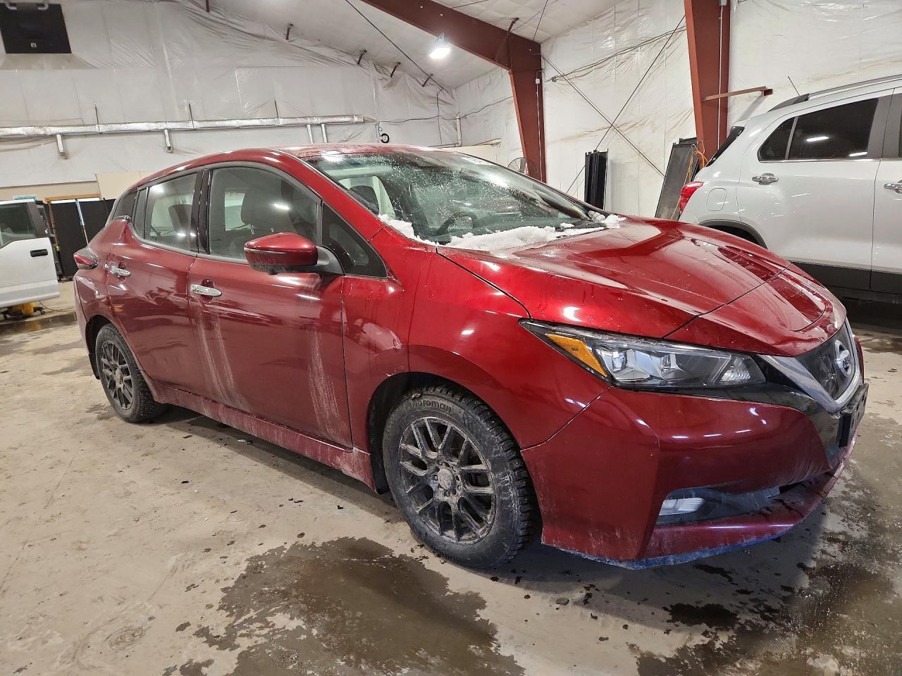 2022 NISSAN LEAF