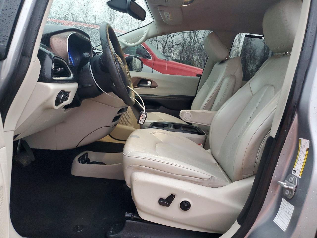 2021 CHRYSLER Voyager