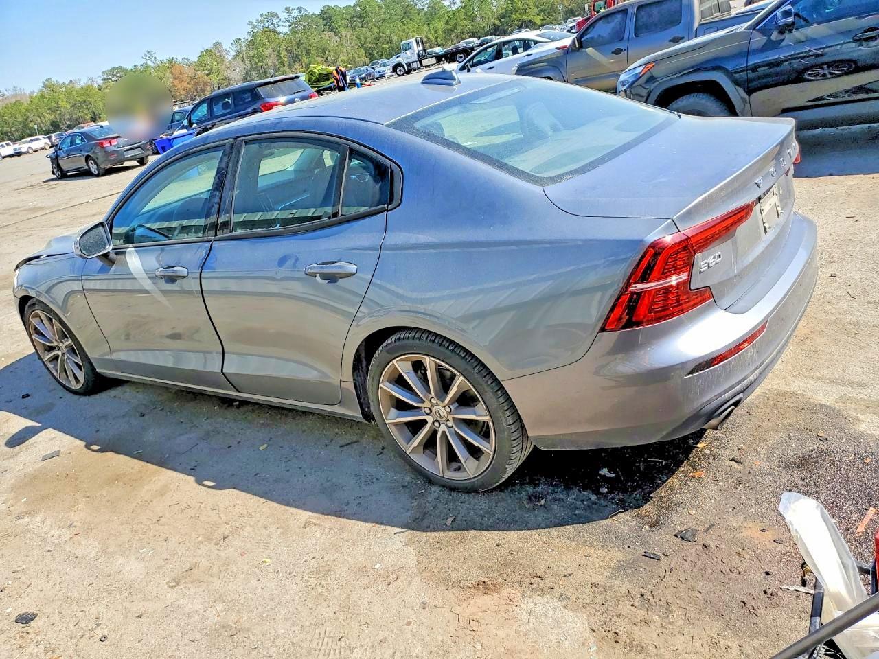 2020 VOLVO S60