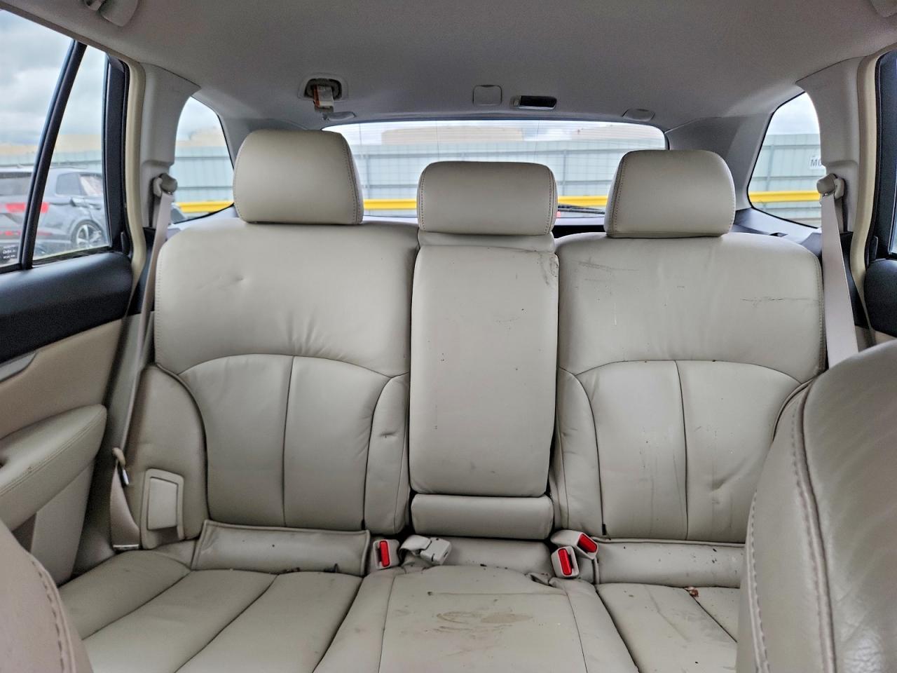 2010 SUBARU Outback