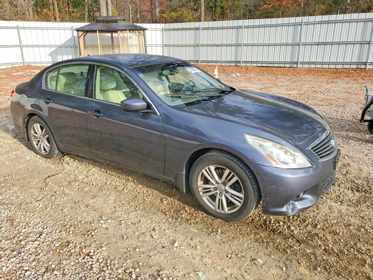 2011 INFINITI G37