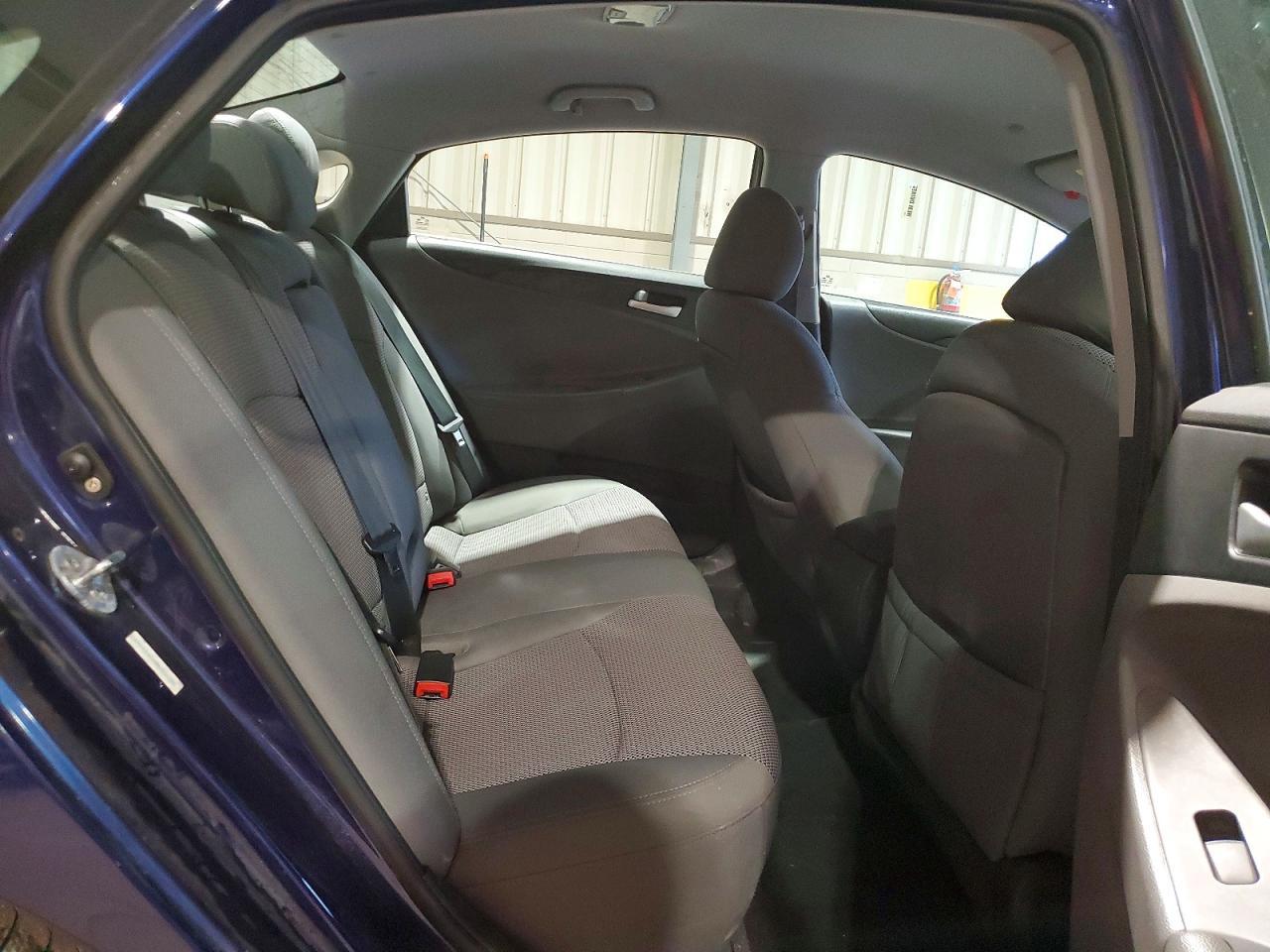 2011 HYUNDAI SONATA