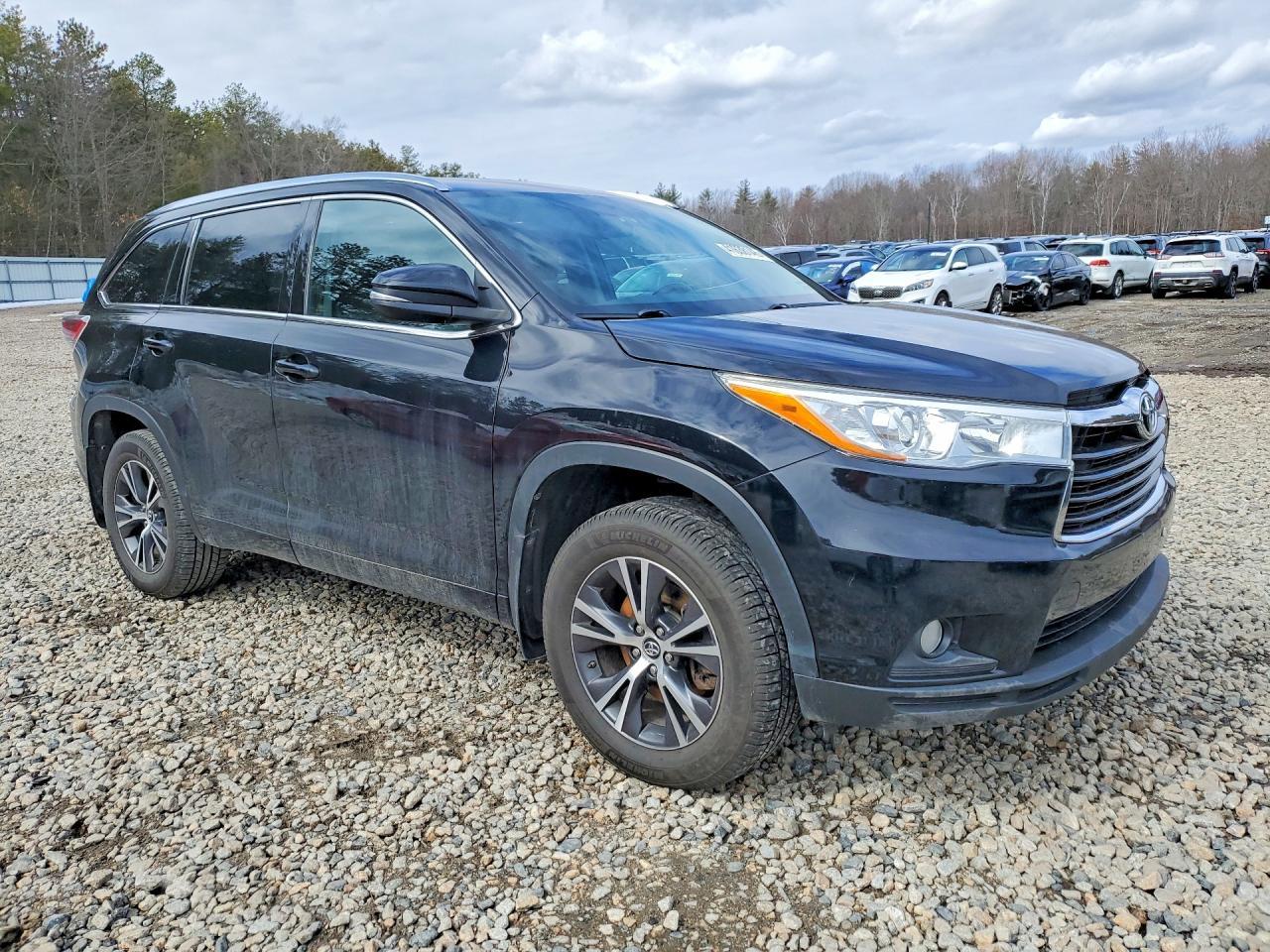 2016 TOYOTA HIGHLANDER