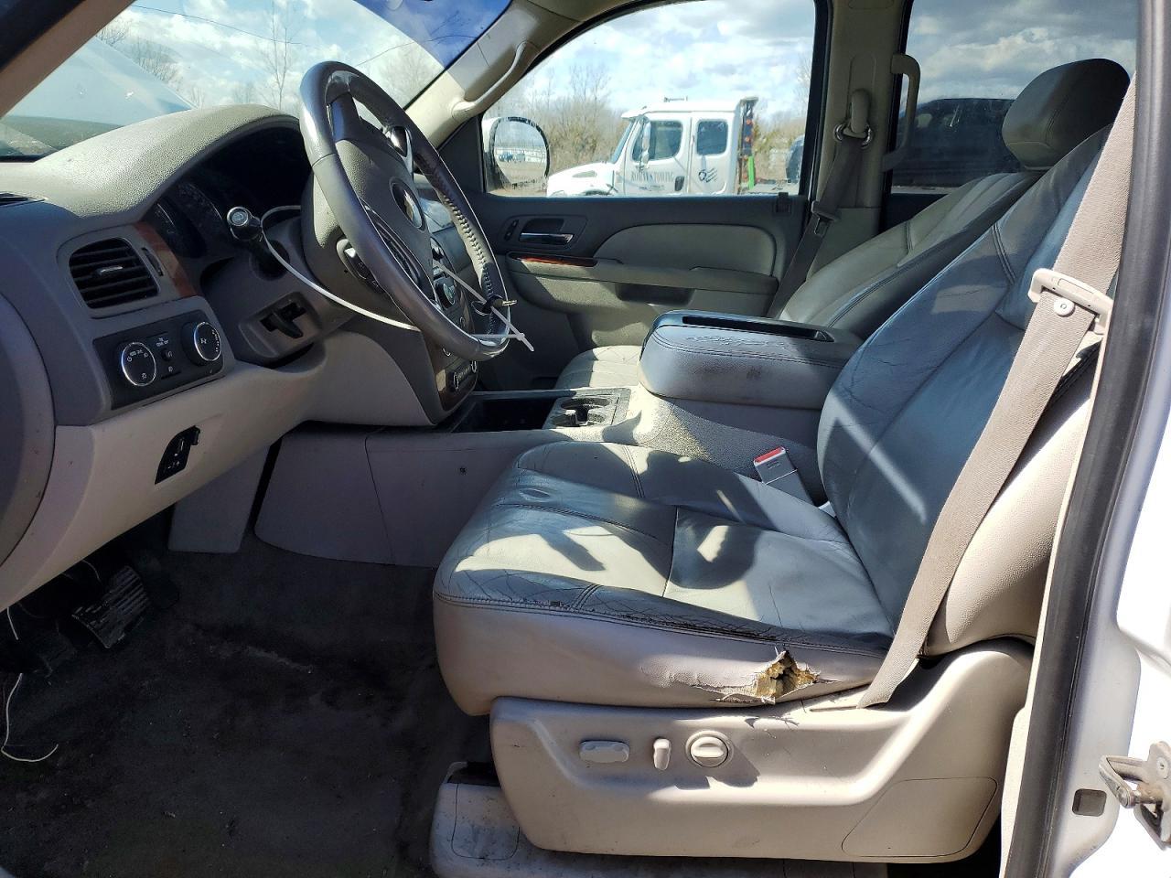 2011 CHEVROLET Tahoe
