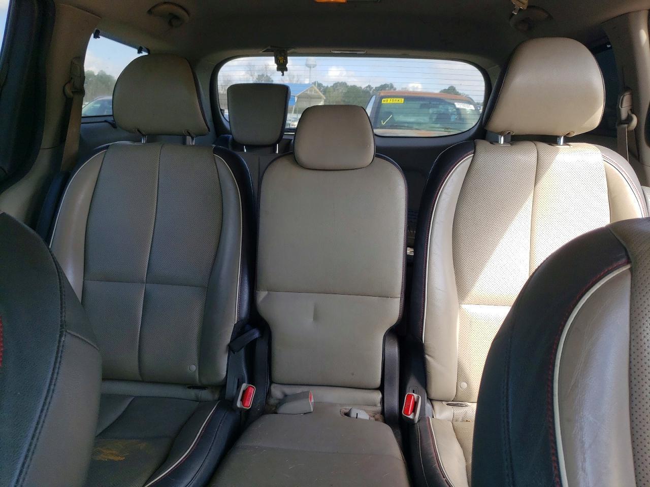 2015 KIA SEDONA