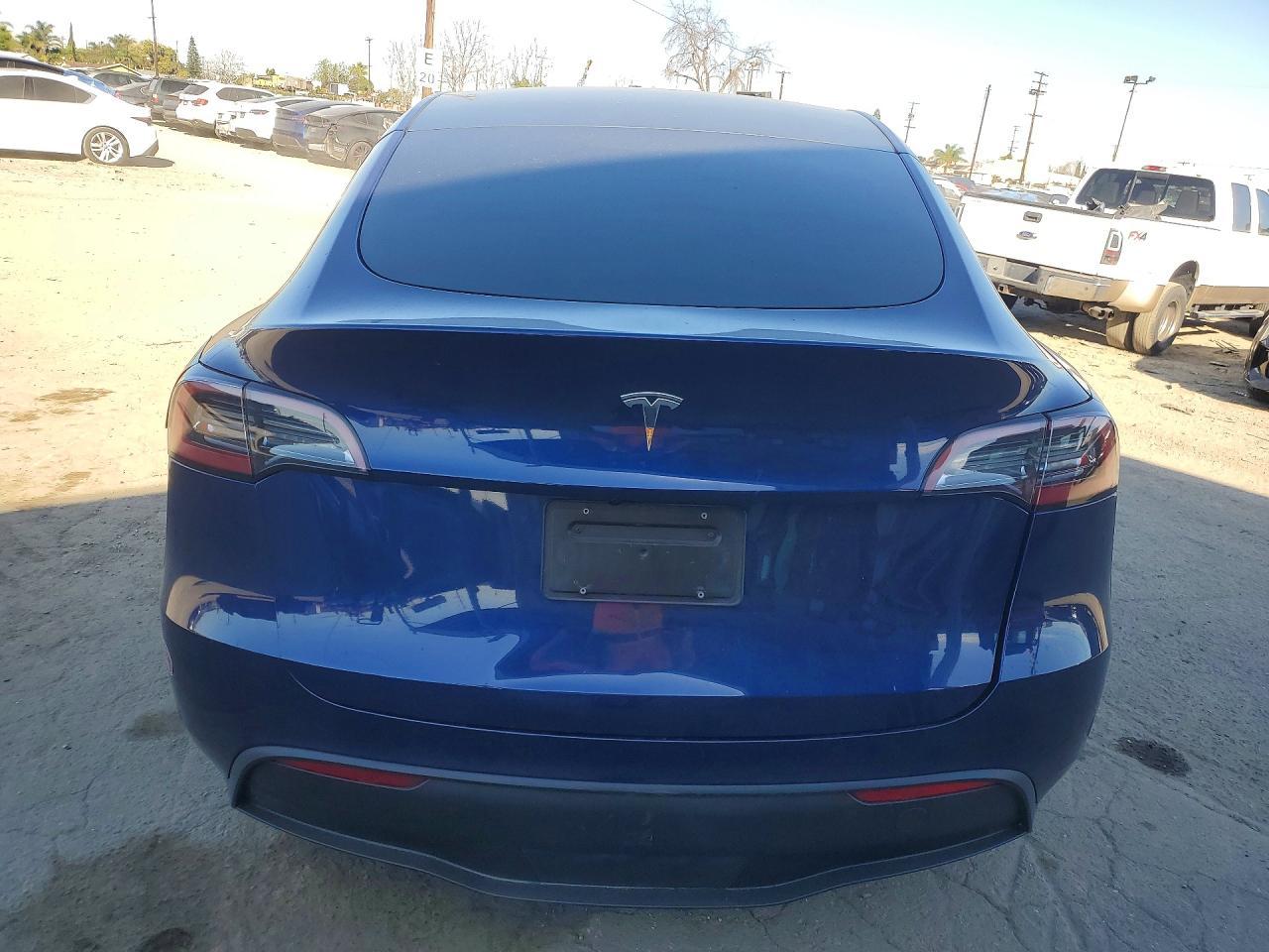 2024 TESLA MODEL Y