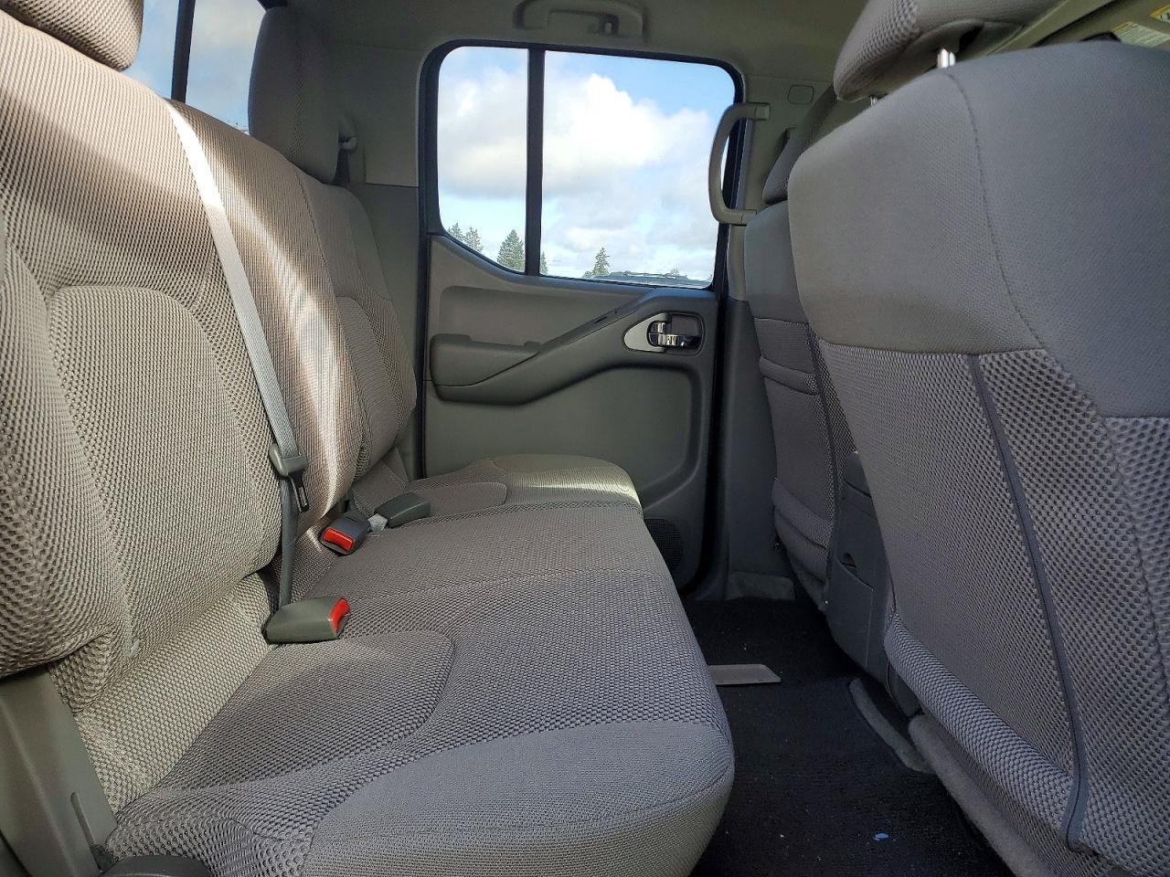 2016 NISSAN Frontier