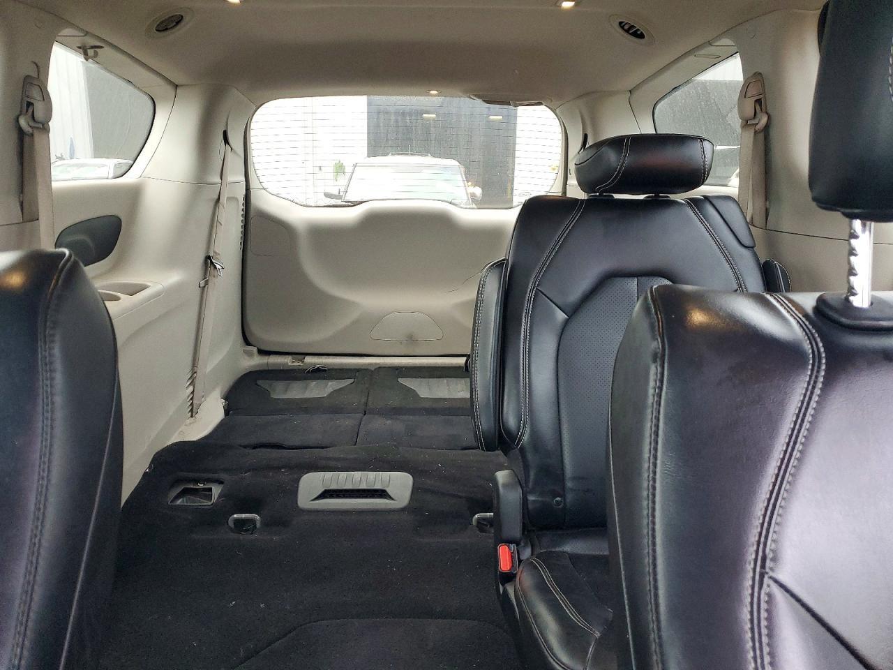2021 CHRYSLER Voyager