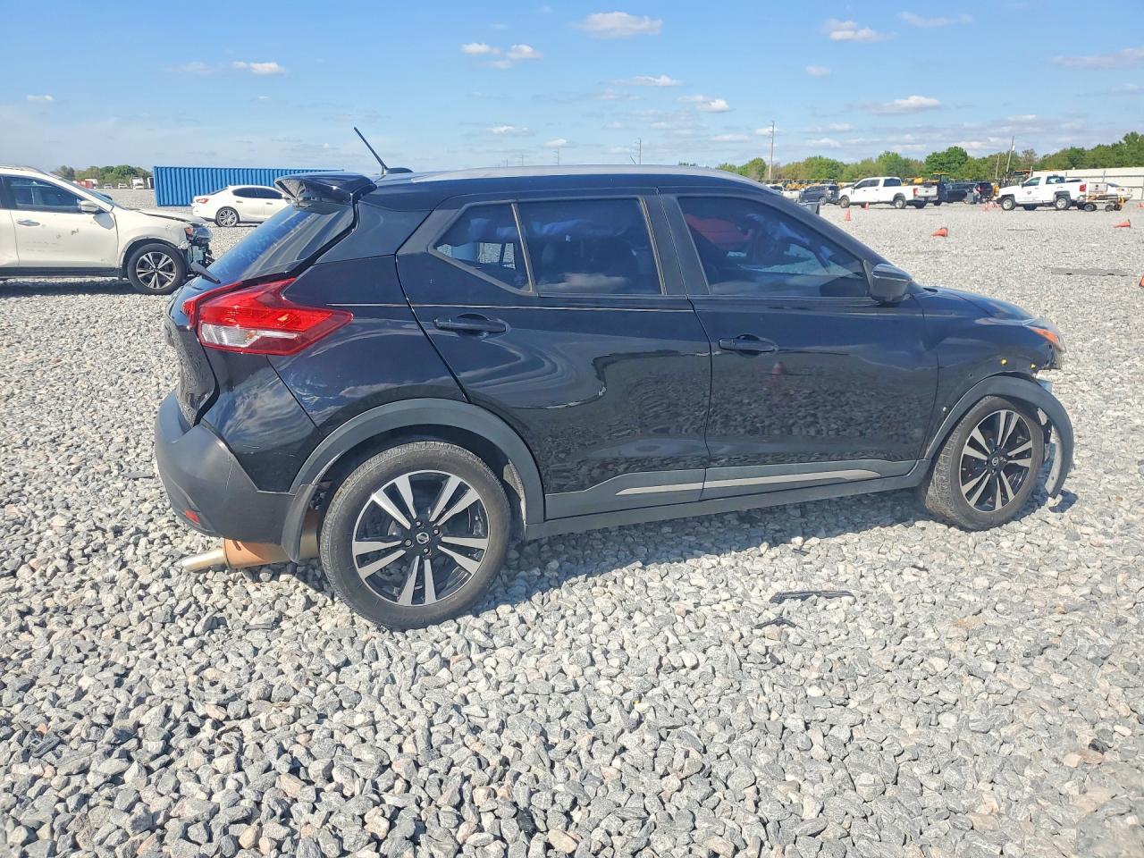 2019 NISSAN KICKS