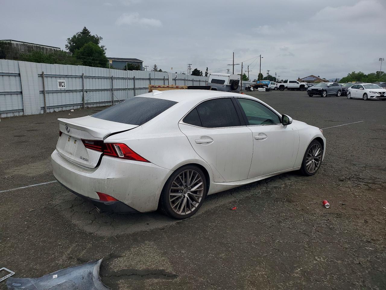 2016 LEXUS IS 200t