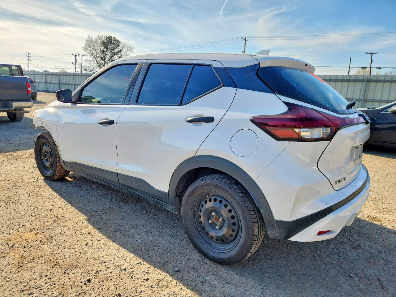 2021 NISSAN KICKS