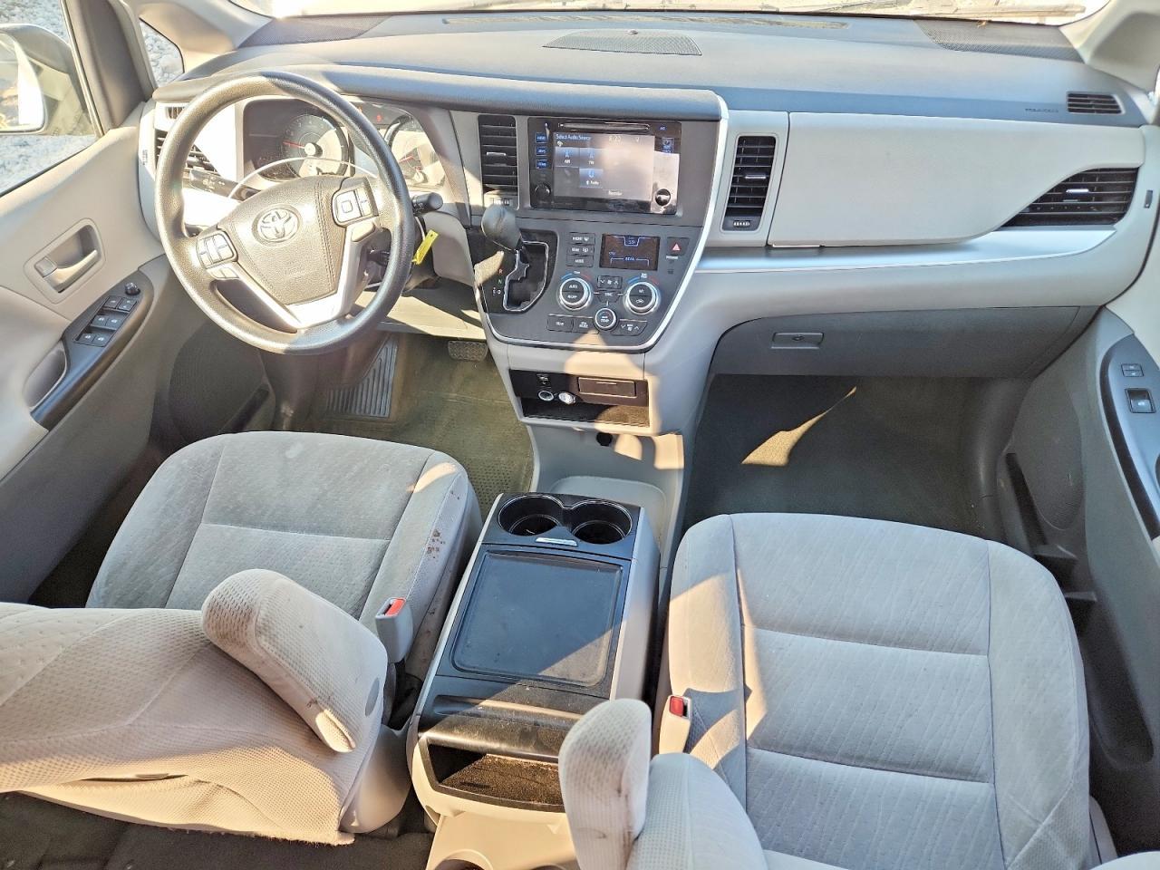 2017 TOYOTA SIENNA
