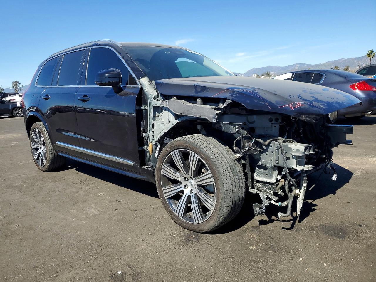 2024 VOLVO XC90