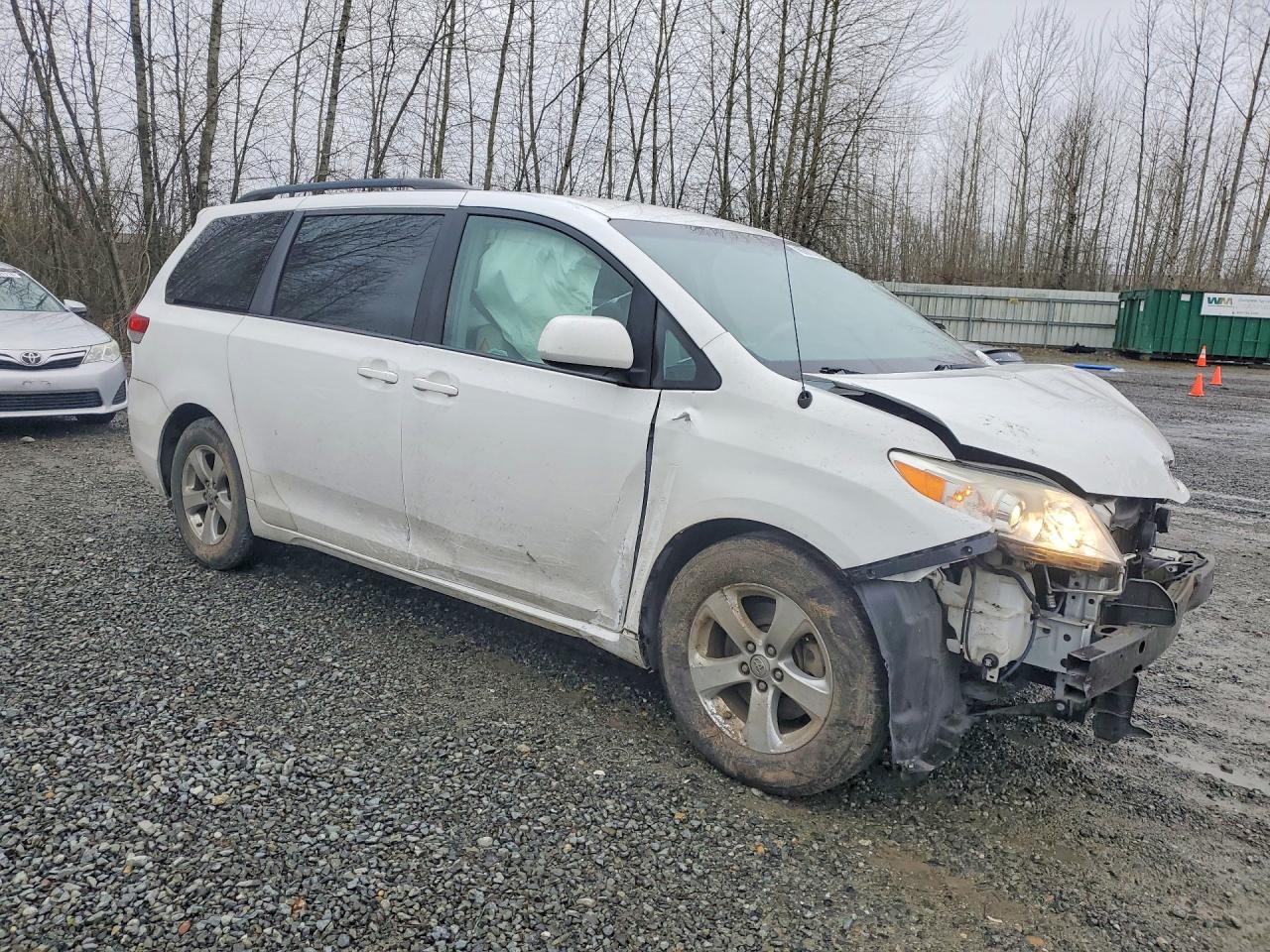 2014 TOYOTA SIENNA
