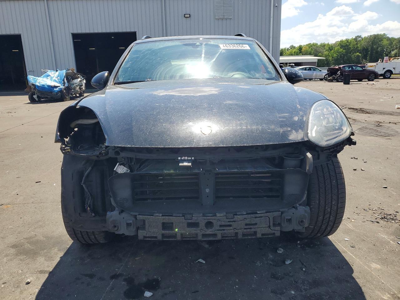 2017 PORSCHE CAYENNE