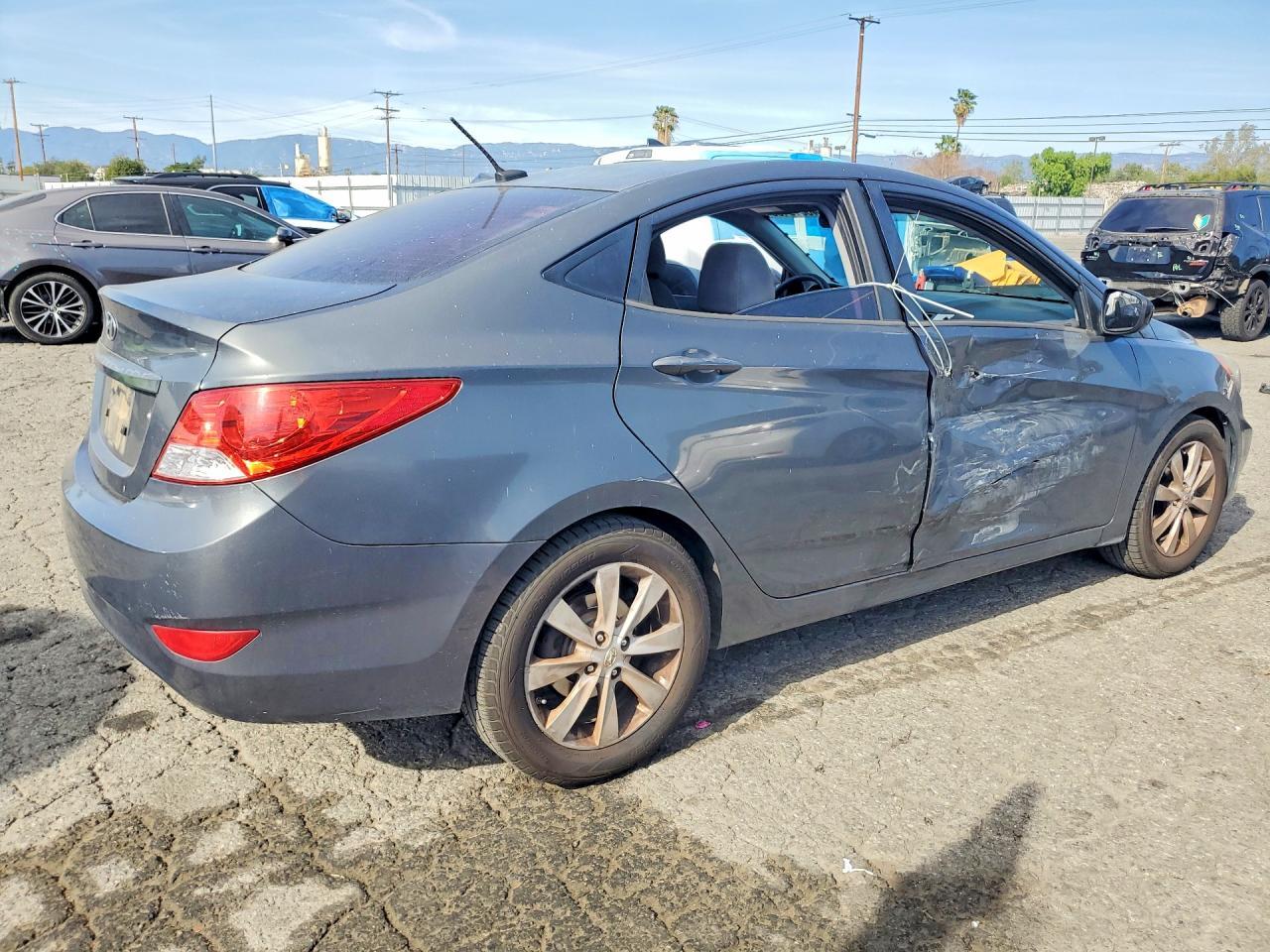 2012 HYUNDAI ACCENT