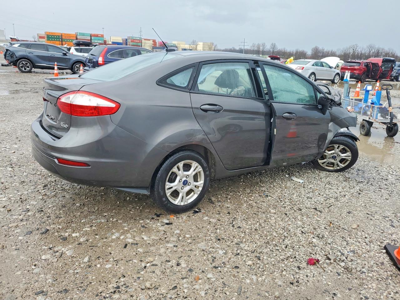 2015 FORD Fiesta