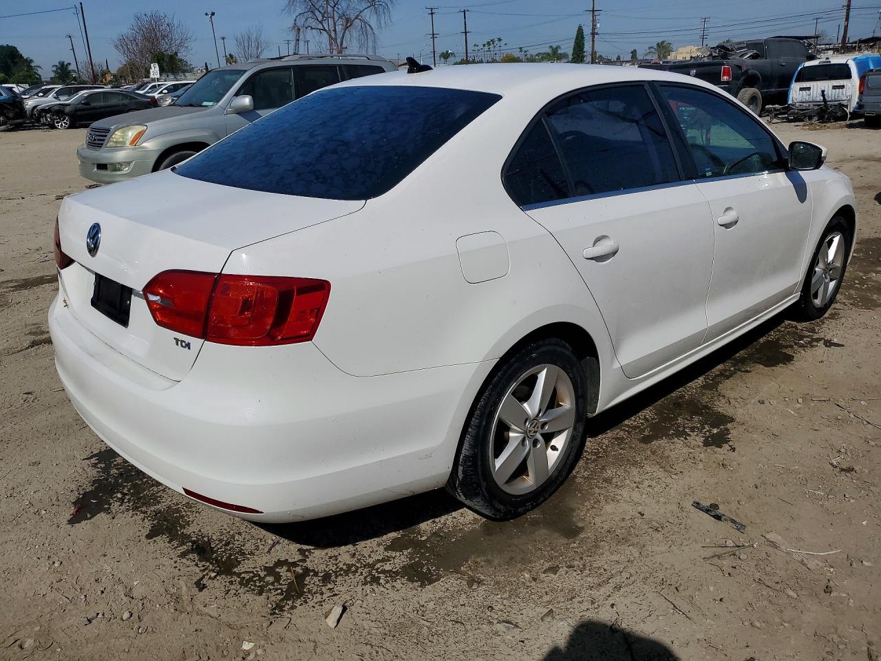 2014 VOLKSWAGEN JETTA