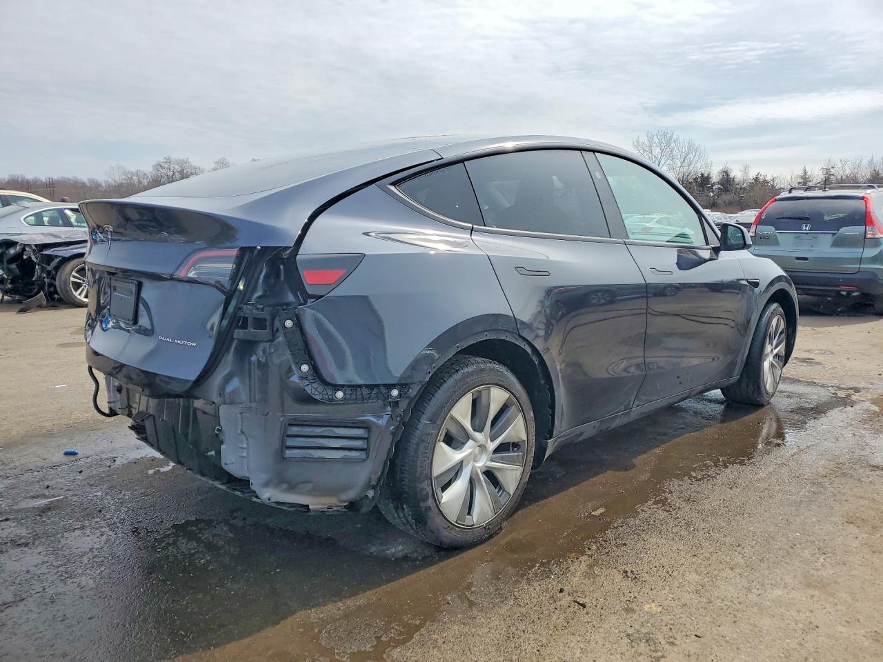 2024 TESLA MODEL Y