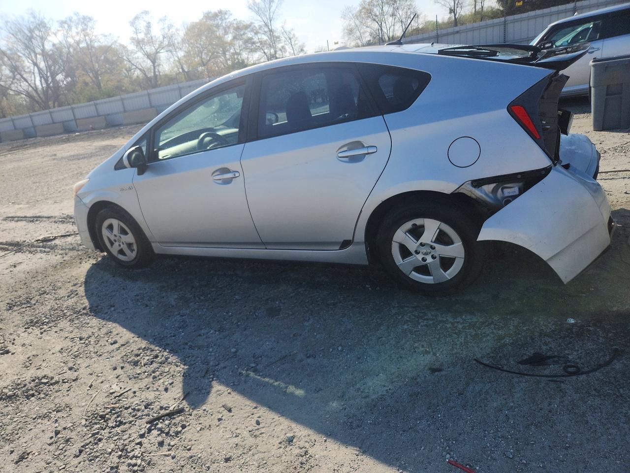 2011 TOYOTA PRIUS