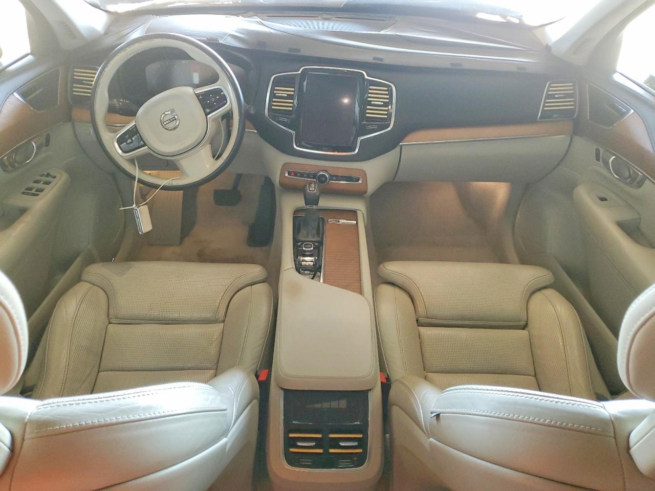 2016 VOLVO XC90