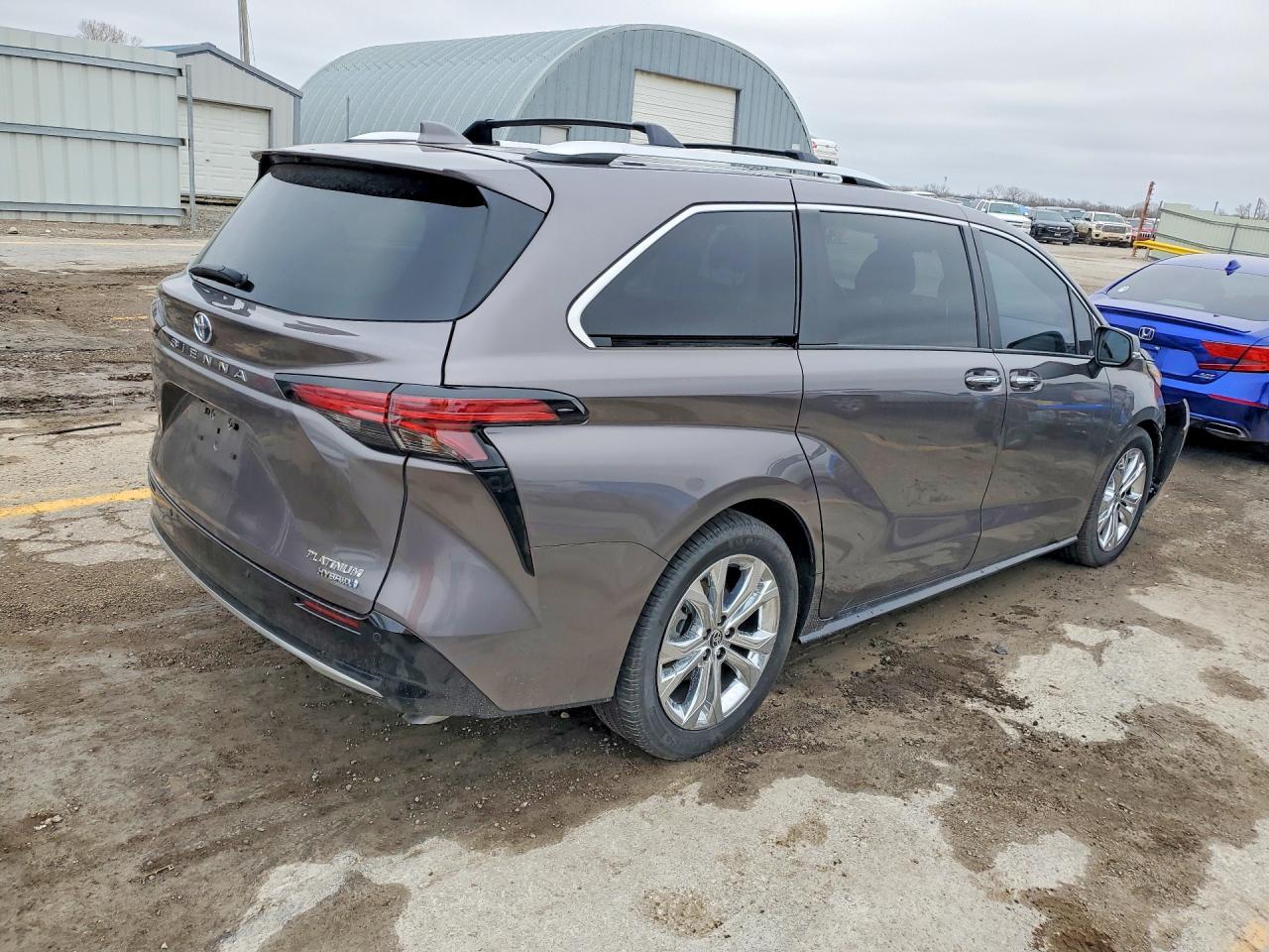 2023 TOYOTA SIENNA