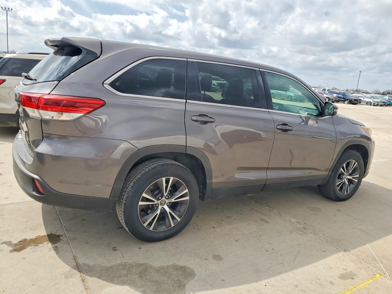 2019 TOYOTA HIGHLANDER