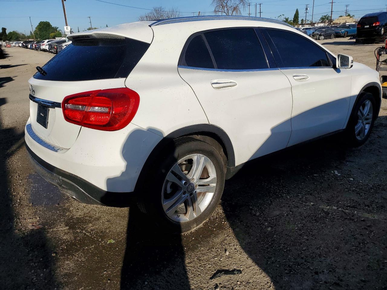 2015 MERCEDES-BENZ GLA-Class