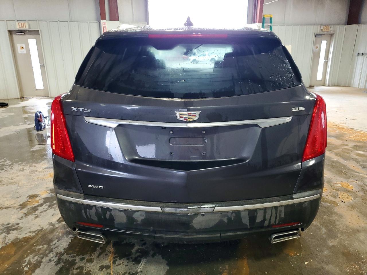 2017 CADILLAC XT5