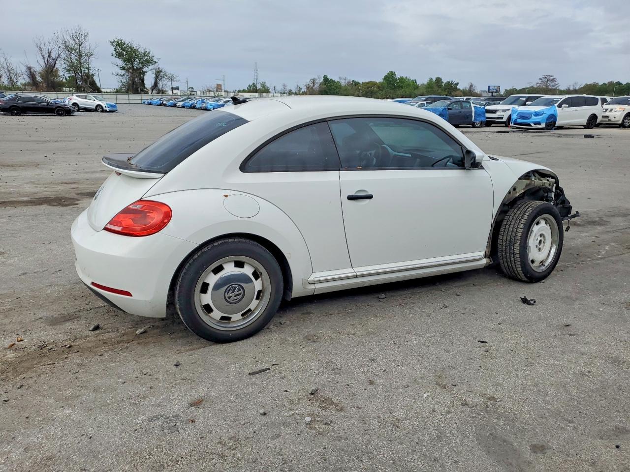 2015 VOLKSWAGEN Beetle