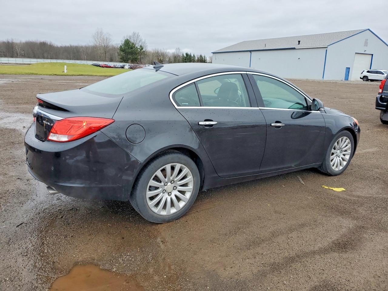 2013 BUICK Regal