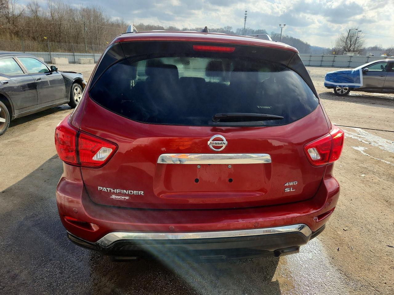 2017 NISSAN PATHFINDER