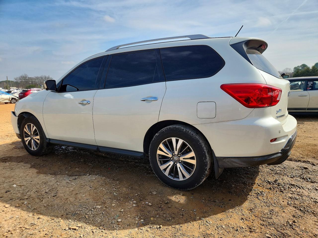 2017 NISSAN PATHFINDER