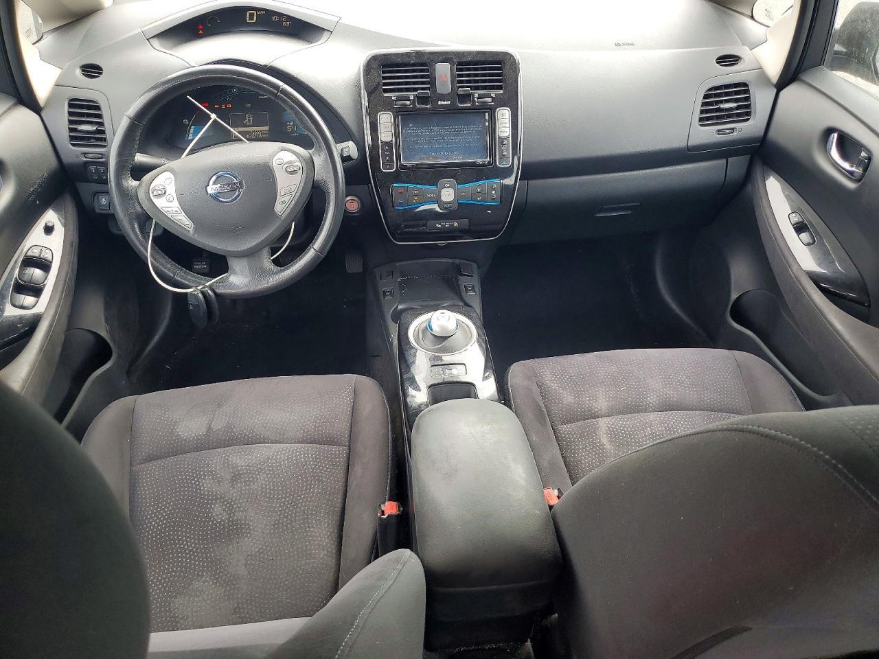 2016 NISSAN LEAF