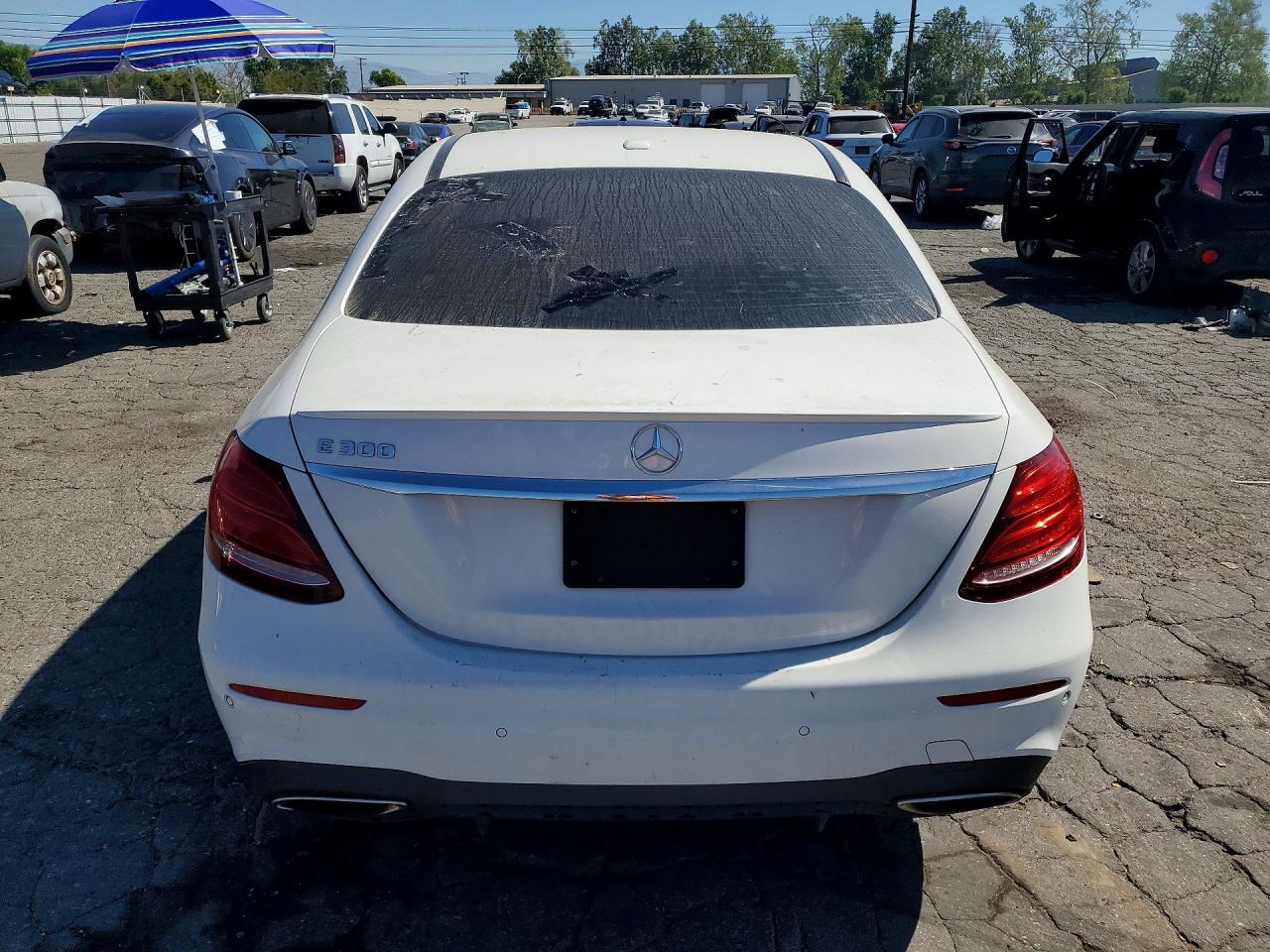 2017 MERCEDES-BENZ E-Class