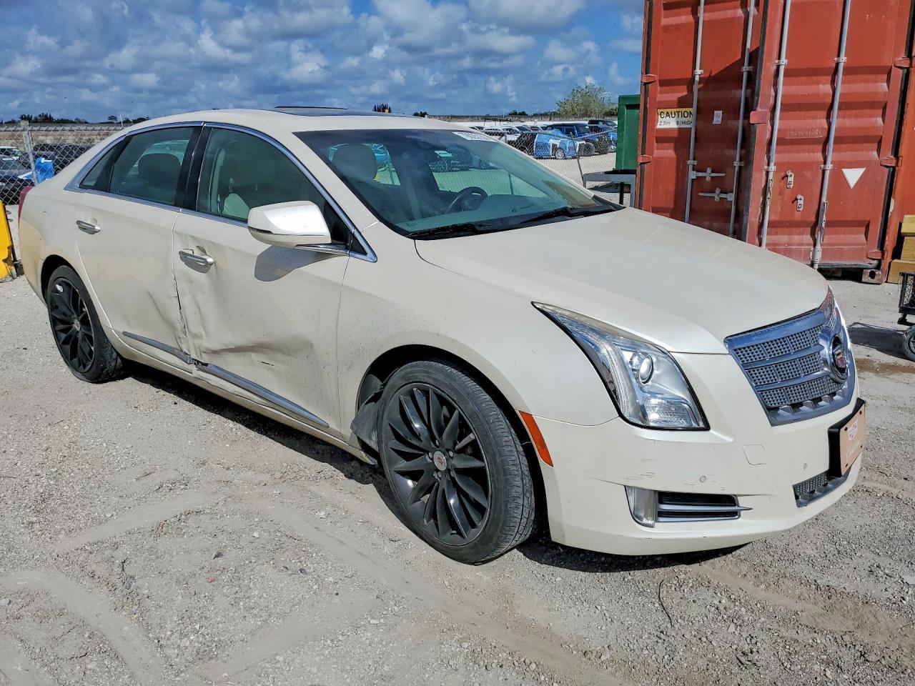 2013 CADILLAC XTS