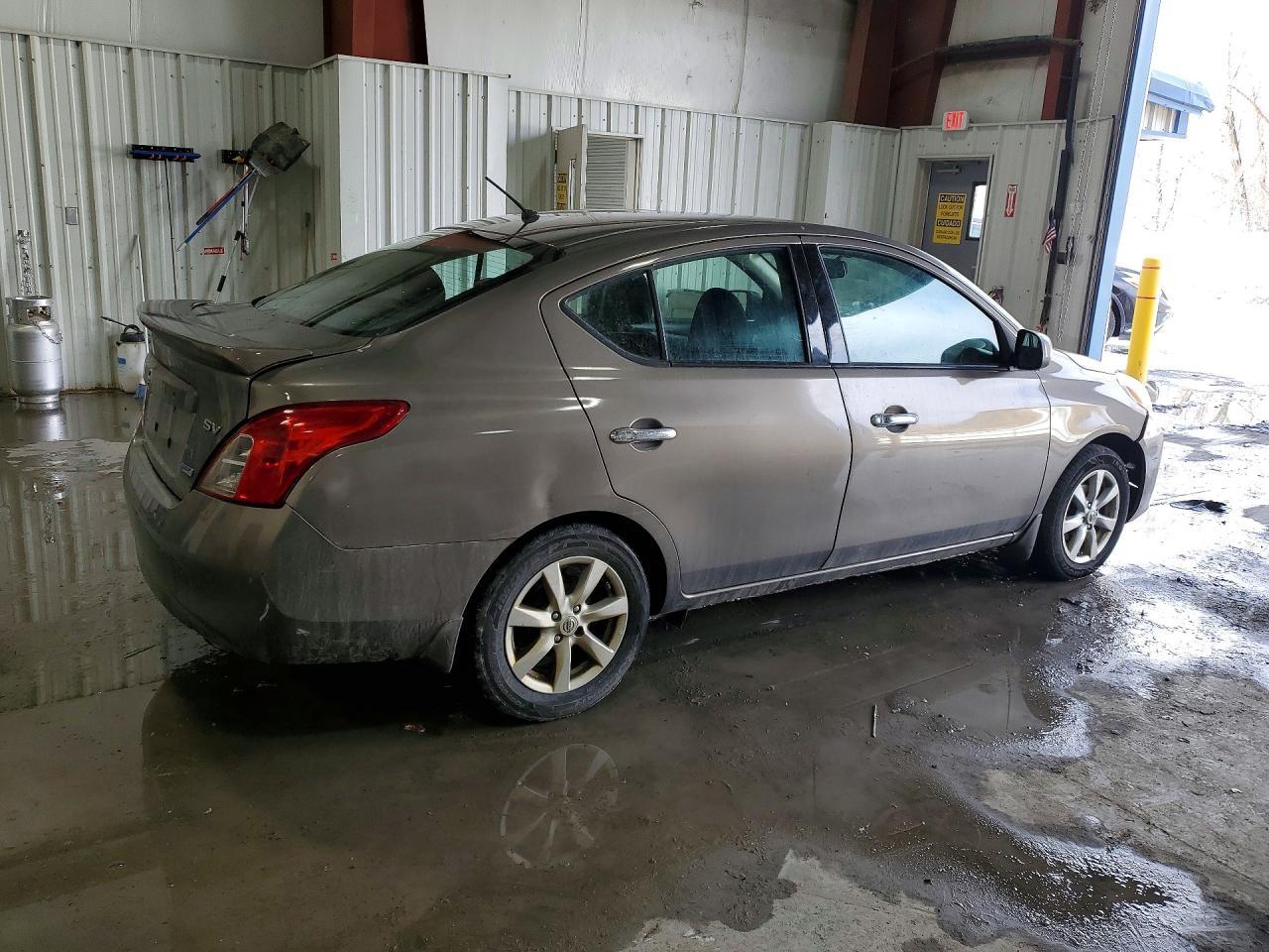 2014 NISSAN VERSA