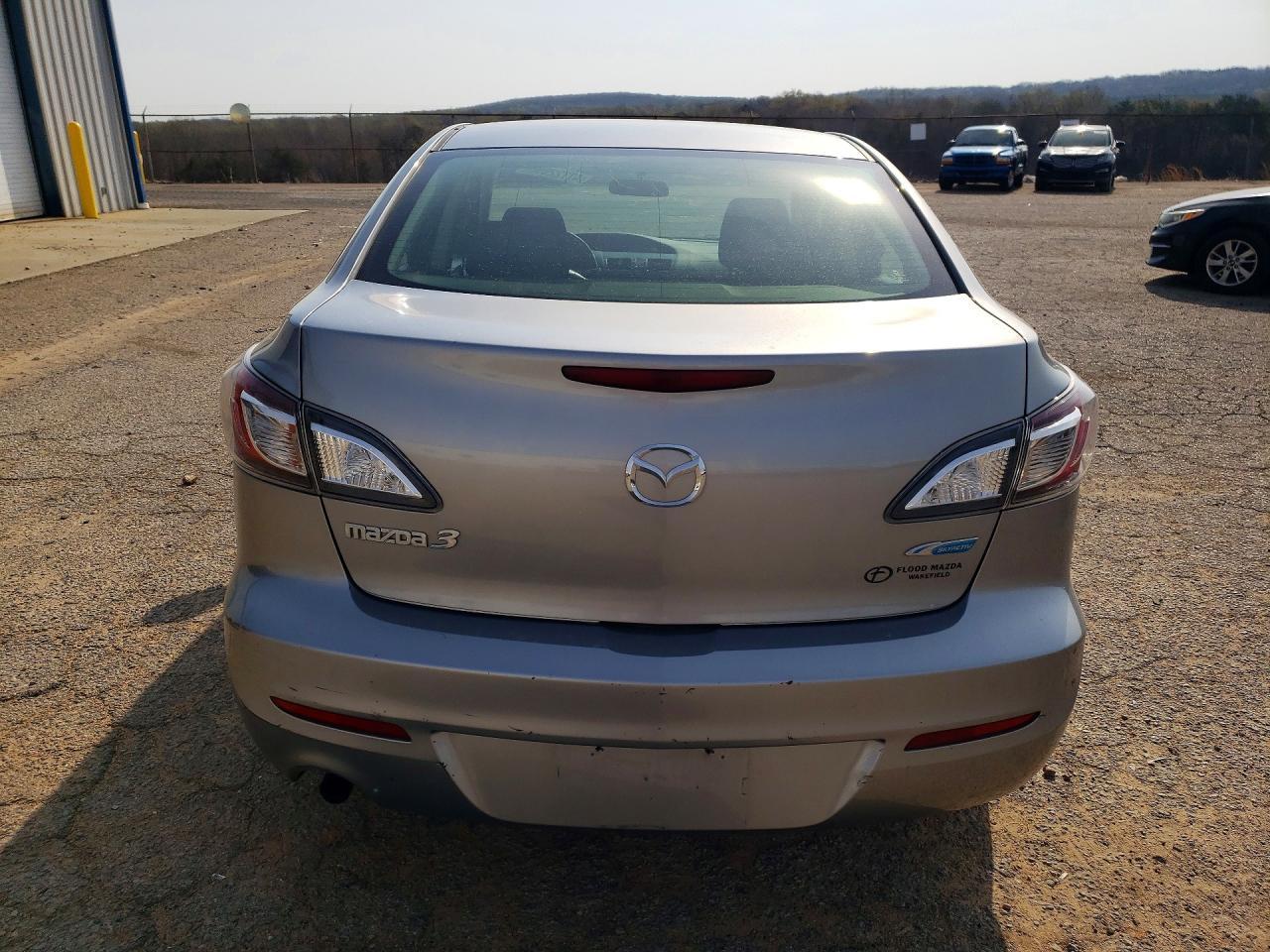 2013 MAZDA 3