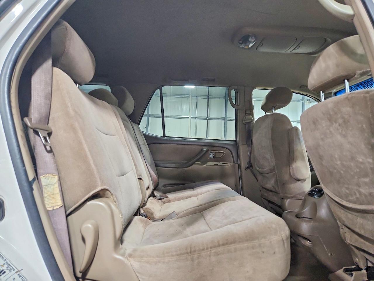 2002 TOYOTA Sequoia