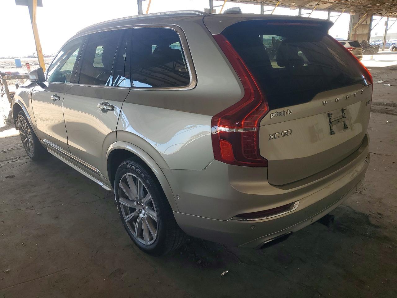 2016 VOLVO XC90