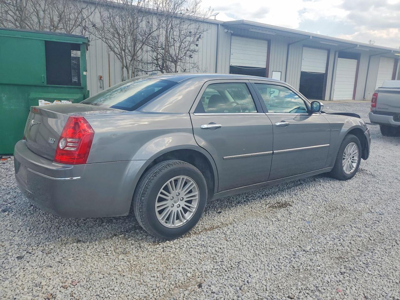 2010 CHRYSLER 300
