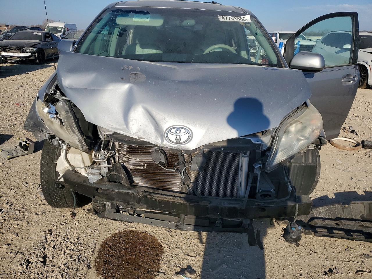 2013 TOYOTA SIENNA