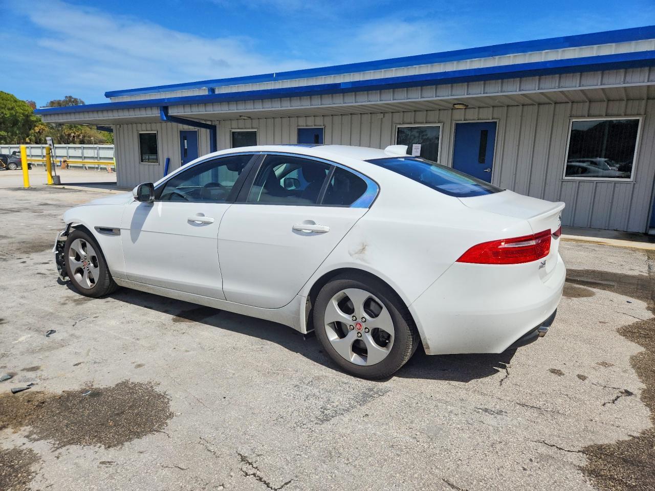 2017 JAGUAR XE