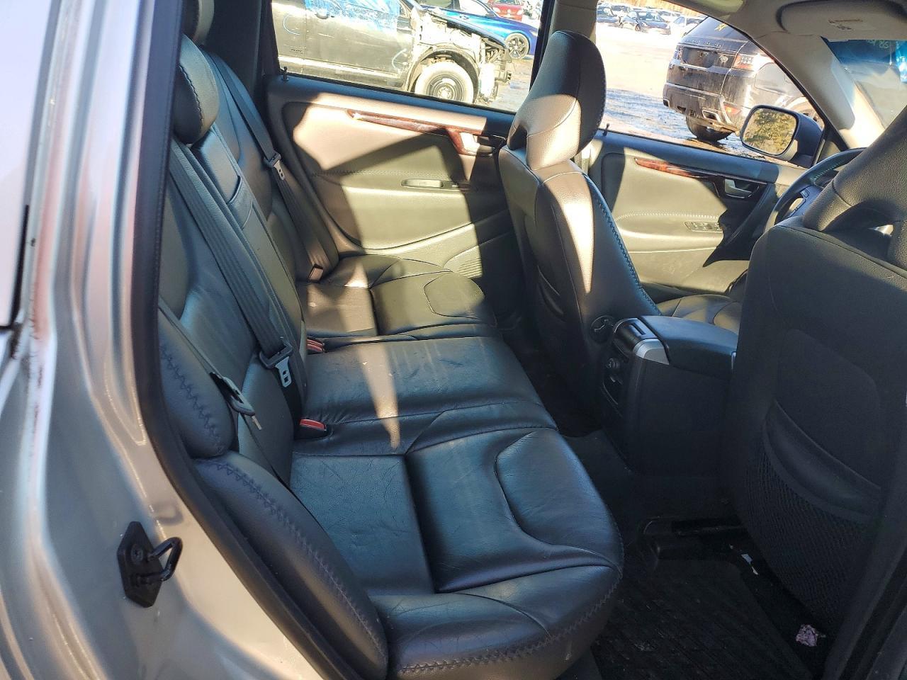 2006 VOLVO XC70