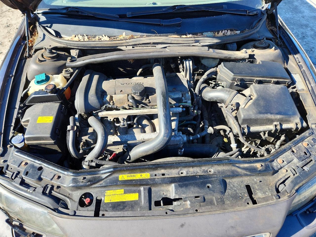 2002 VOLVO V70