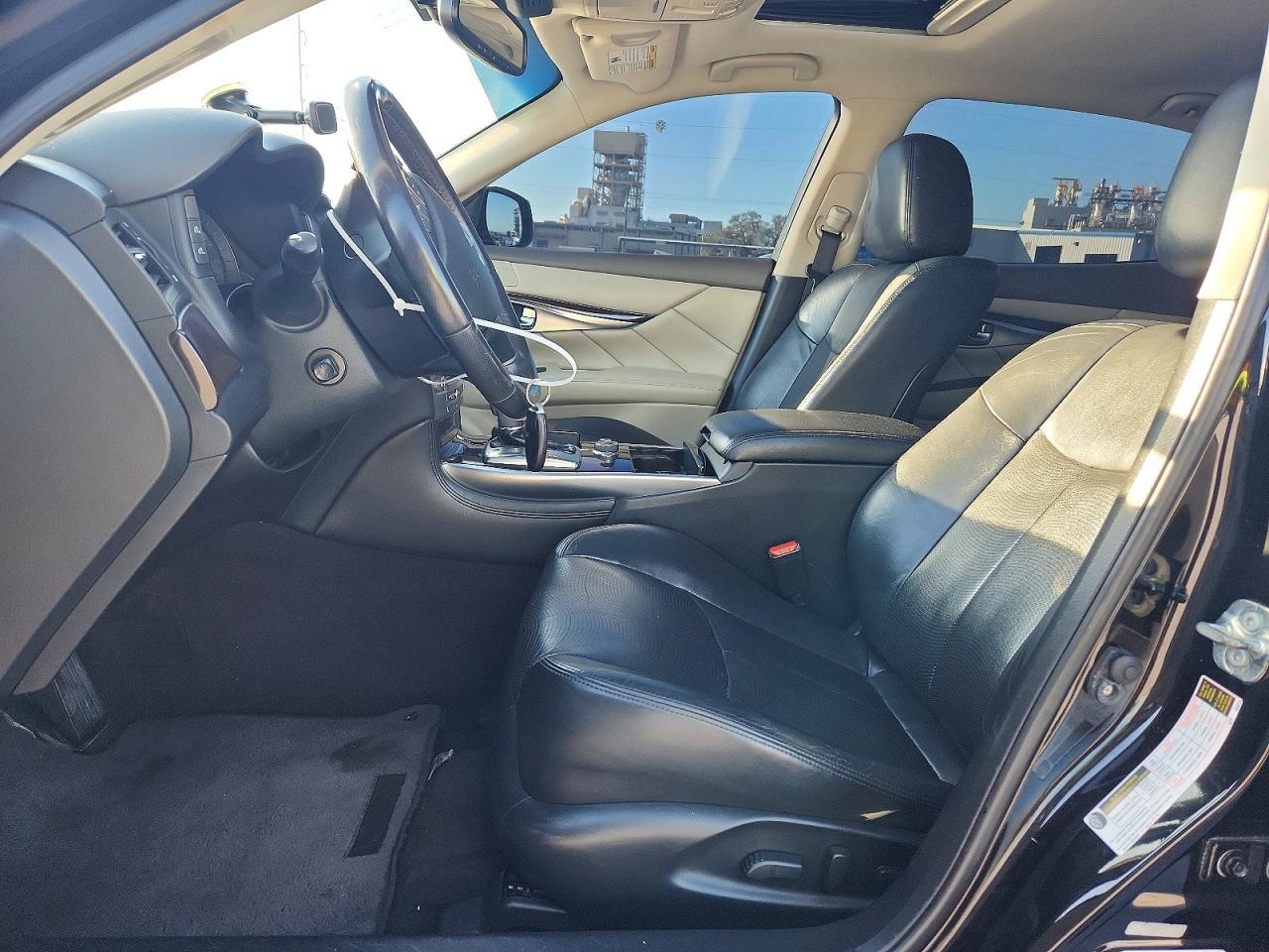 2016 INFINITI Q70
