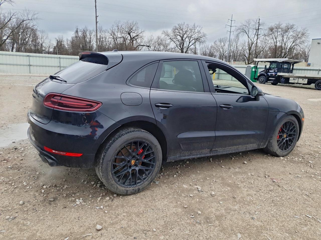 2017 PORSCHE Macan