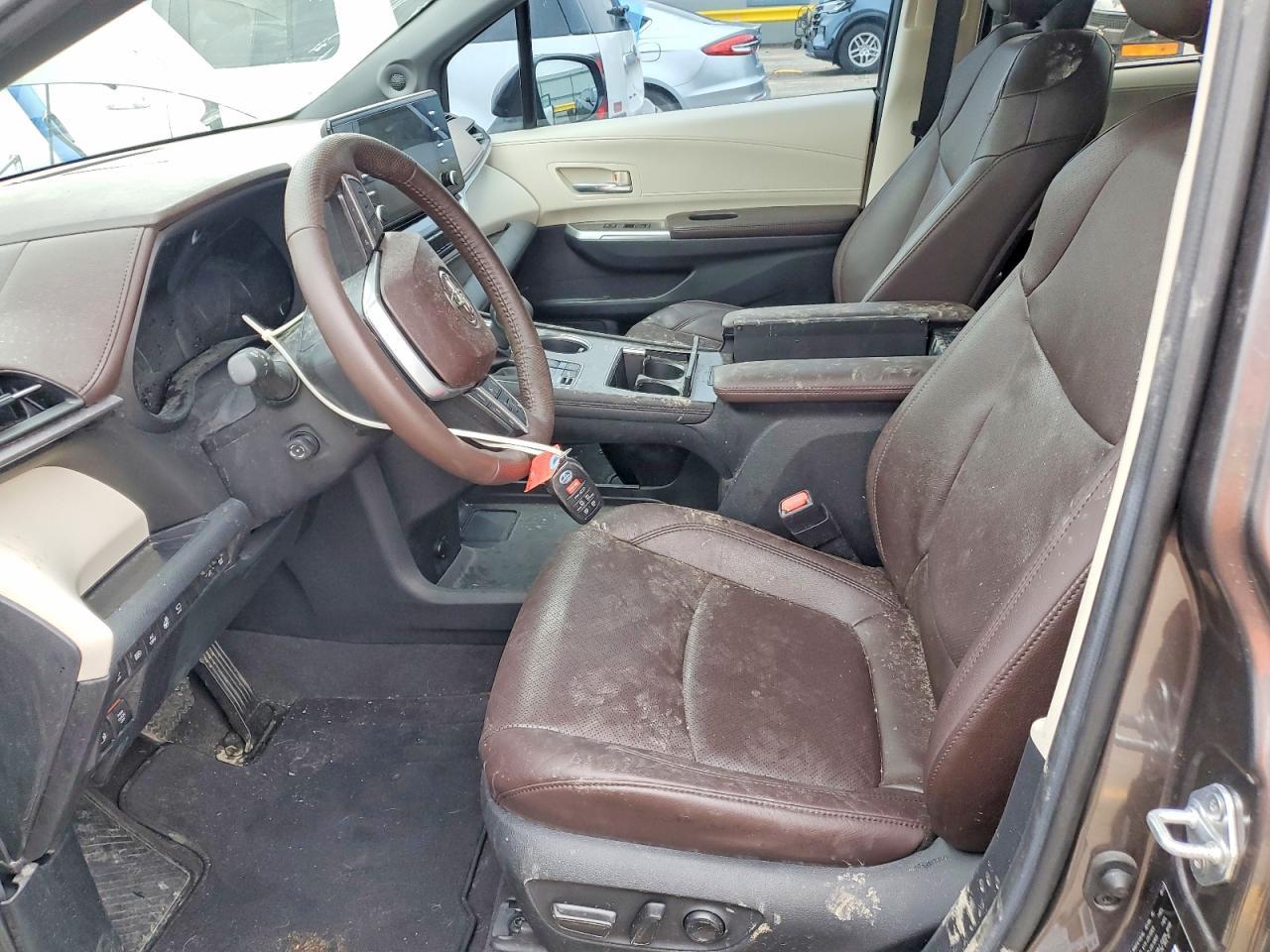 2023 TOYOTA SIENNA