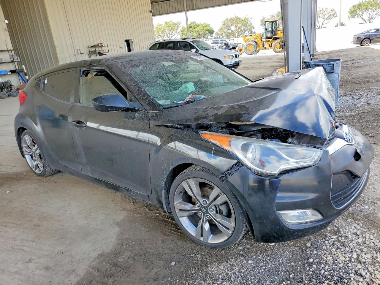 2013 HYUNDAI VELOSTER
