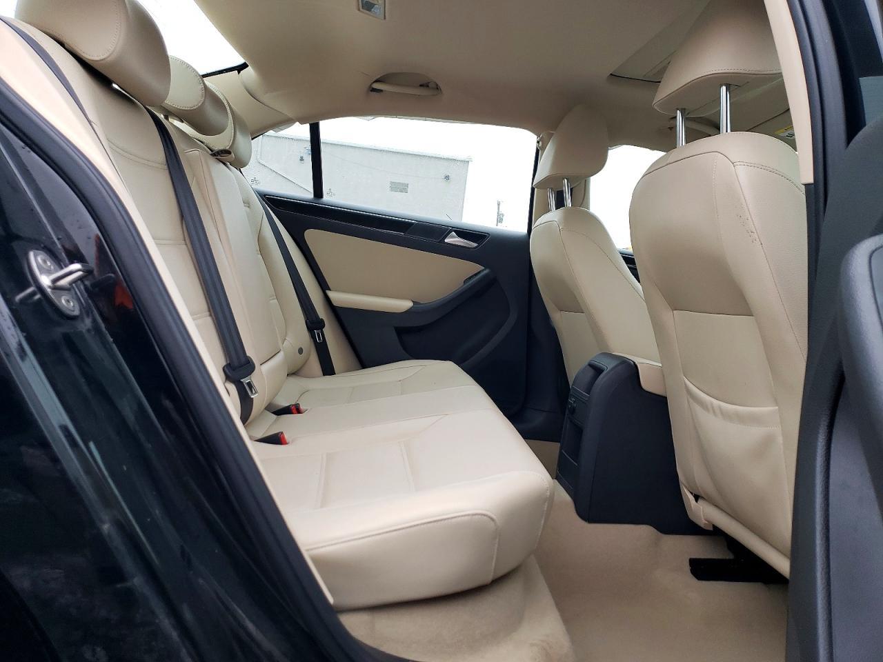 2016 VOLKSWAGEN JETTA